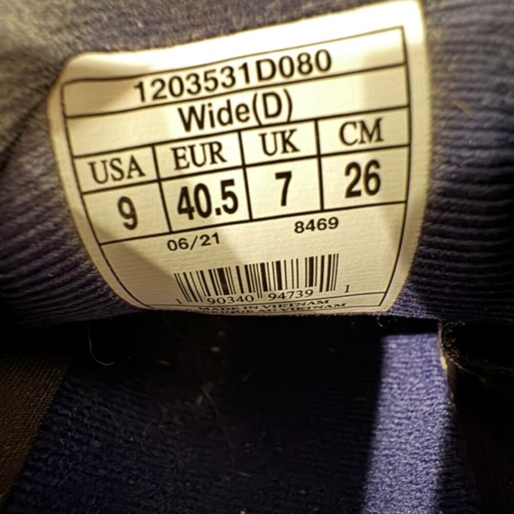 Brooks Adrenaline GTS 22 Women’s 9 Wide D Black Purple Running Shoes Sneaker EUC - Picture 9 of 9